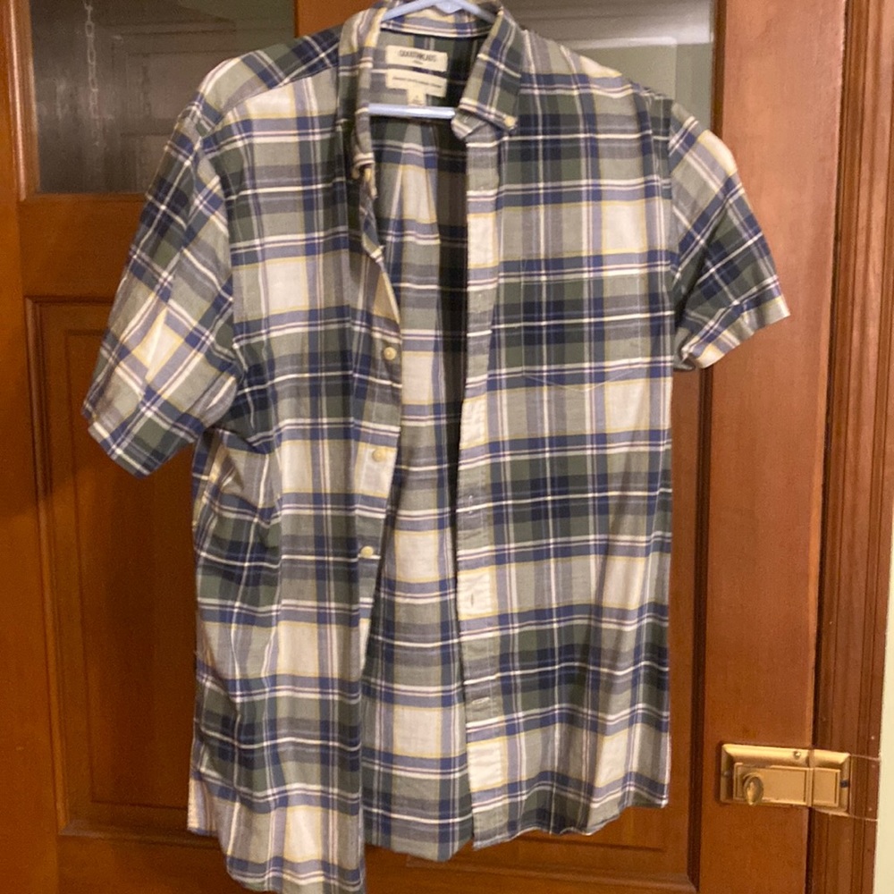 Short sleeve button down shirt